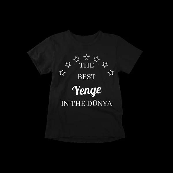 Schwarzes T-Shirt mit dem Aufdruck „THE BEST YENGE IN THE DÜNYA“